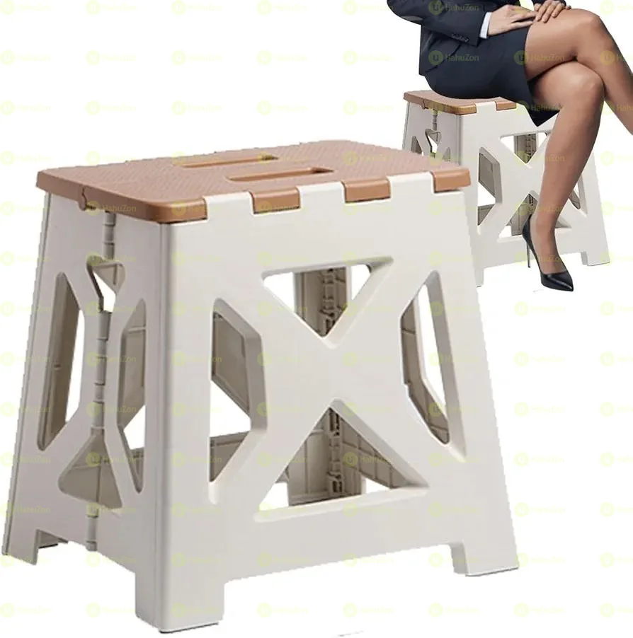 ትንሿ ተጣጣፊ ወንበር