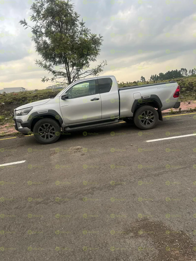 2021 Model-Toyota Hilux Invincible