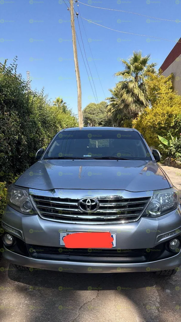 2015 Model-Toyota Fortuner