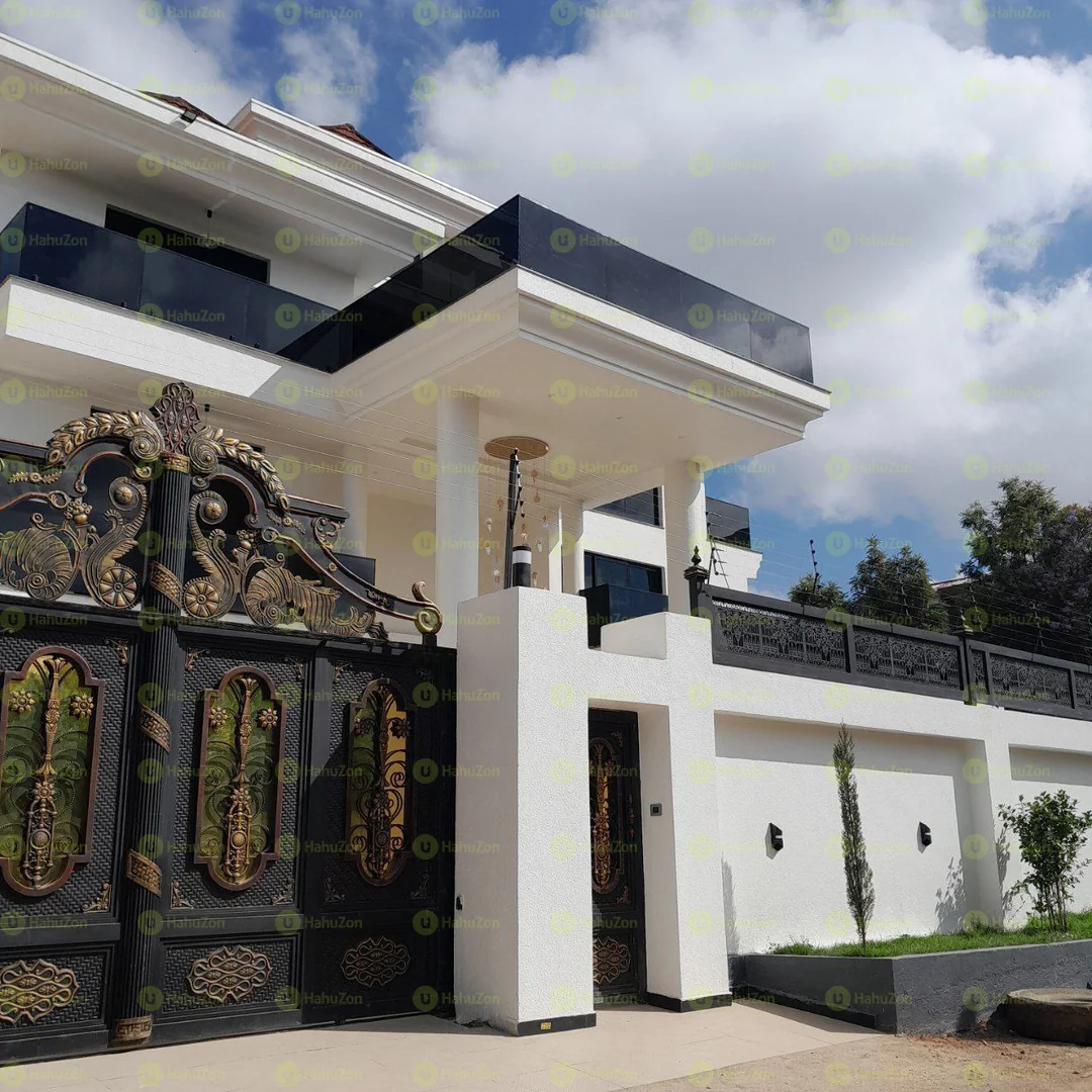 1200 ካሬ የሚሸጥ B+G+2 ቤት በሰሚት