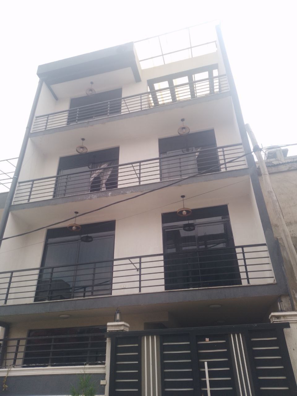 80 ካሬ የሚሸጥ G+3 ቤት በቦሌ ቡልቡላ