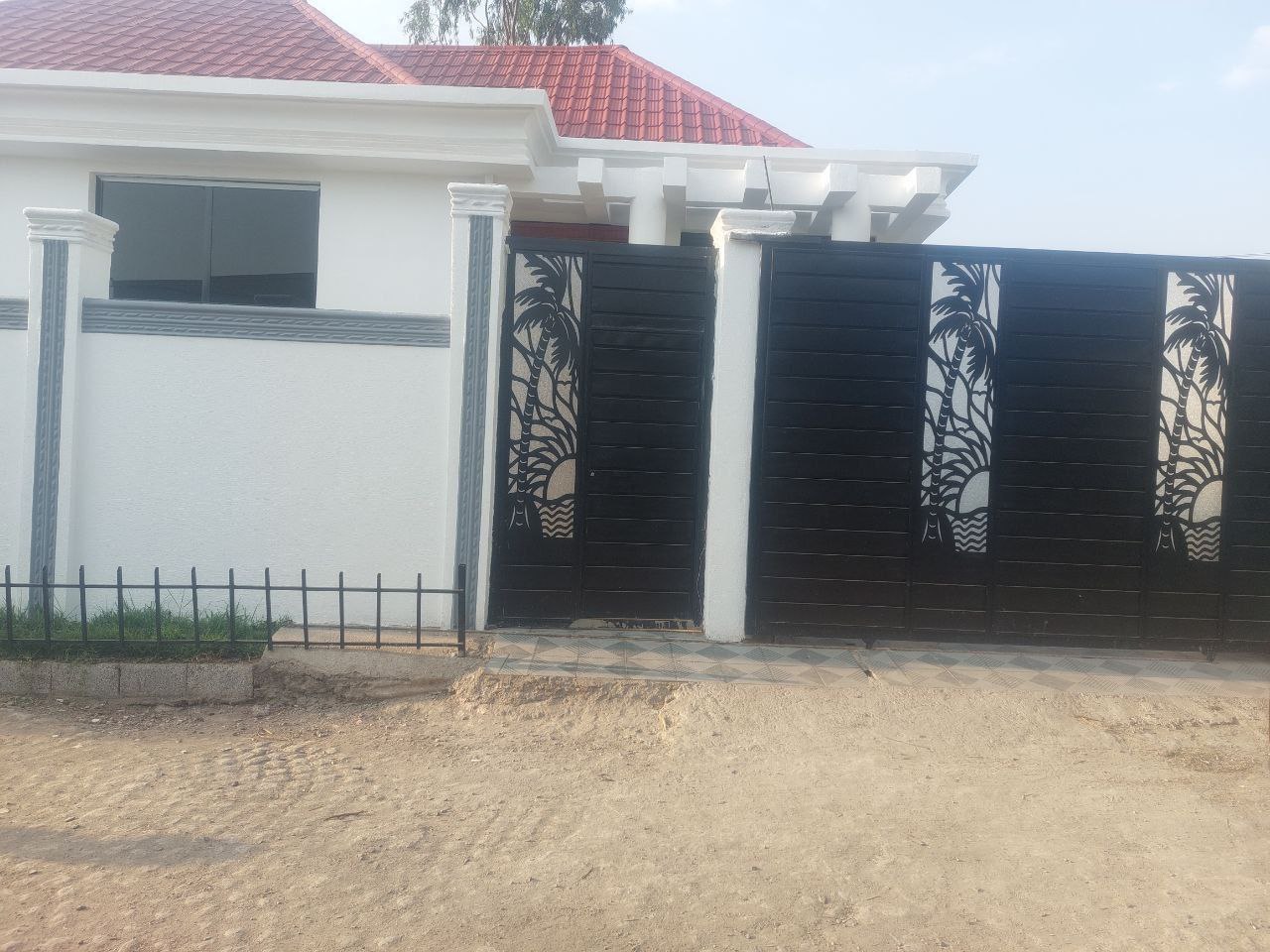 150 ካሬ የሚሸጥ ቪላ ቤት በቃሊቲ