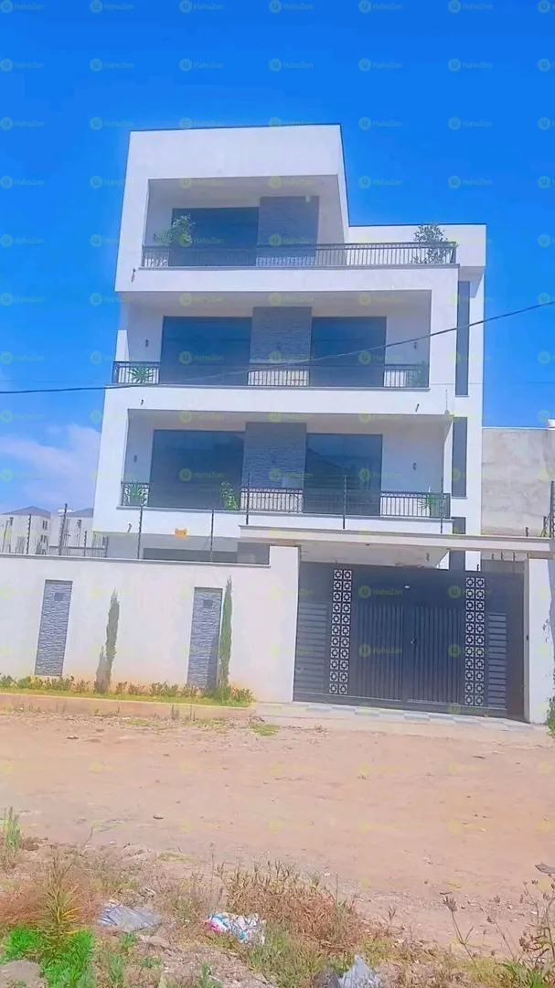 250 ካሬ የሚሸጥ ዘመናዊ ቤት በአያት