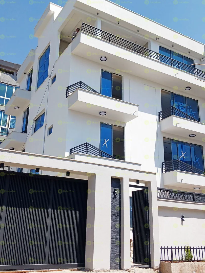 270 ካሬ የሚሸጥ ቤት በአያት