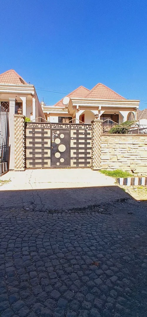 250 ካሬ የሚሸጥ ቦታ በየረር አለማየው አካባቢ