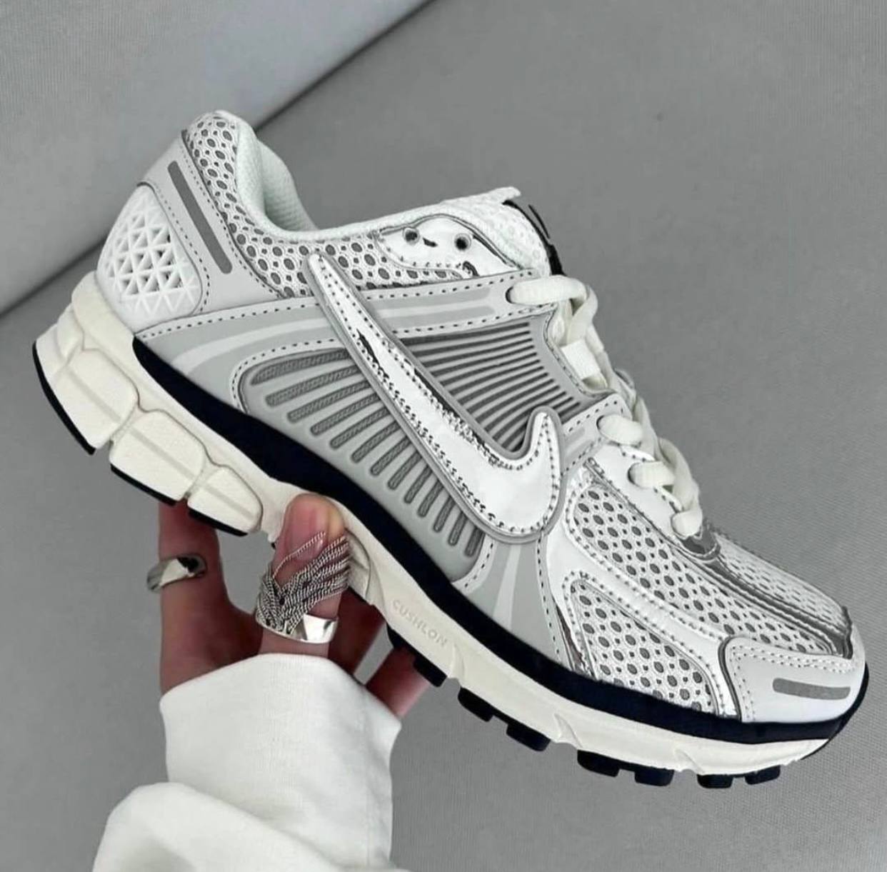 Nike Vomero 5 Women's Shoes