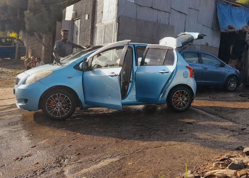 2012 Model-Yaris Compact