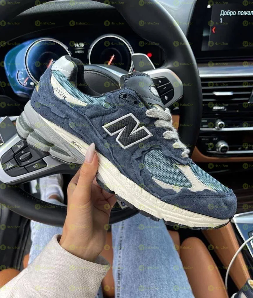 New Balance 2002 R Women's Shoes