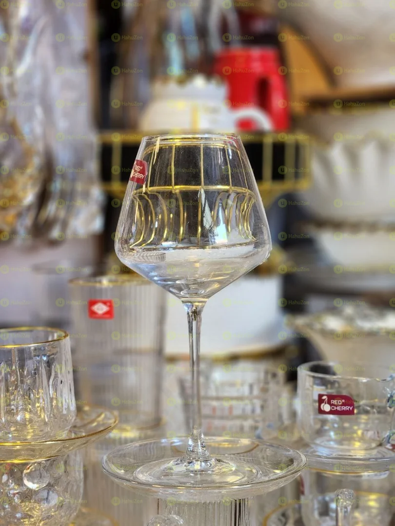 ተለቅ ያለ የወይን ብርጭቆ