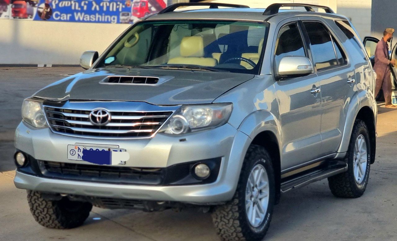 2013 Model-Toyota Fortuner