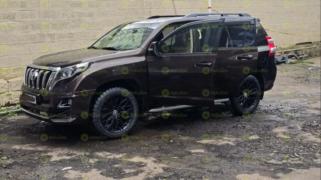 2017 Model-Toyota Landcruiser Prado