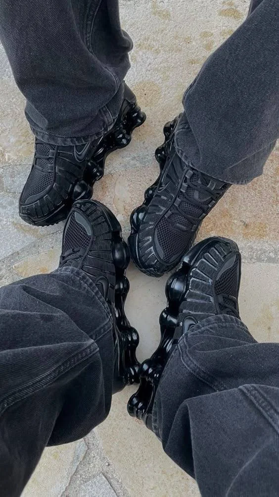 Nike Shox Triple Black Low Men’s Shoes
