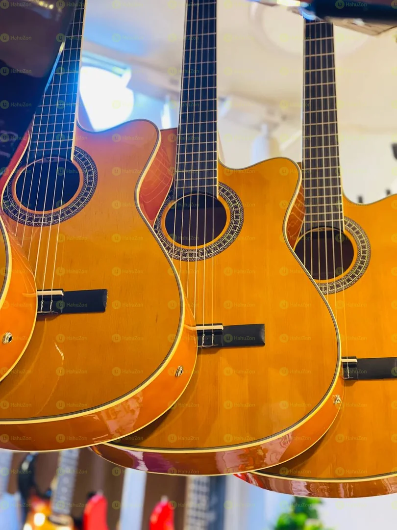 Classical Nylon GUITAR