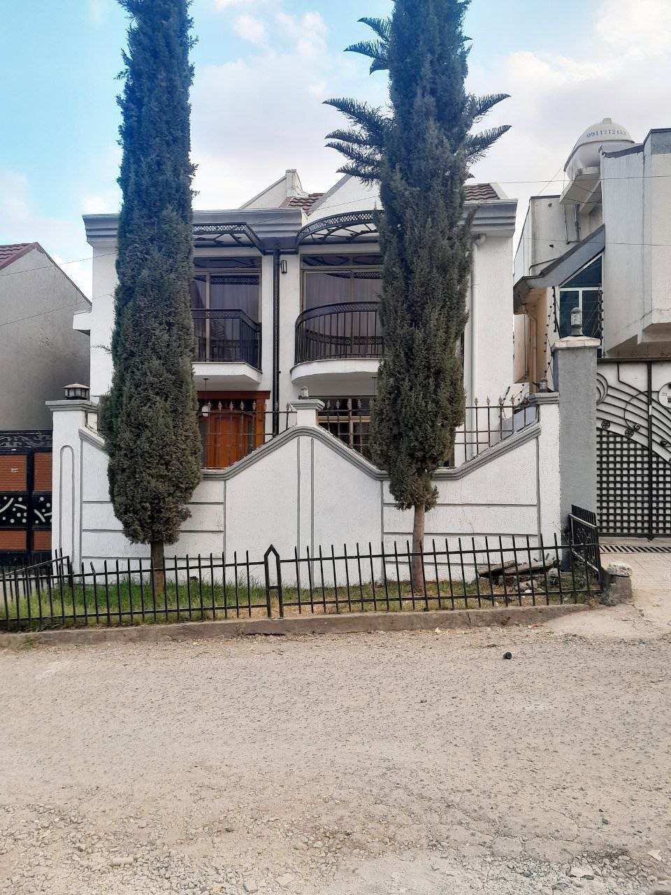 204 የሚሸጥ ዘመናዊ G+1 መኖርያ ቤት በአያት