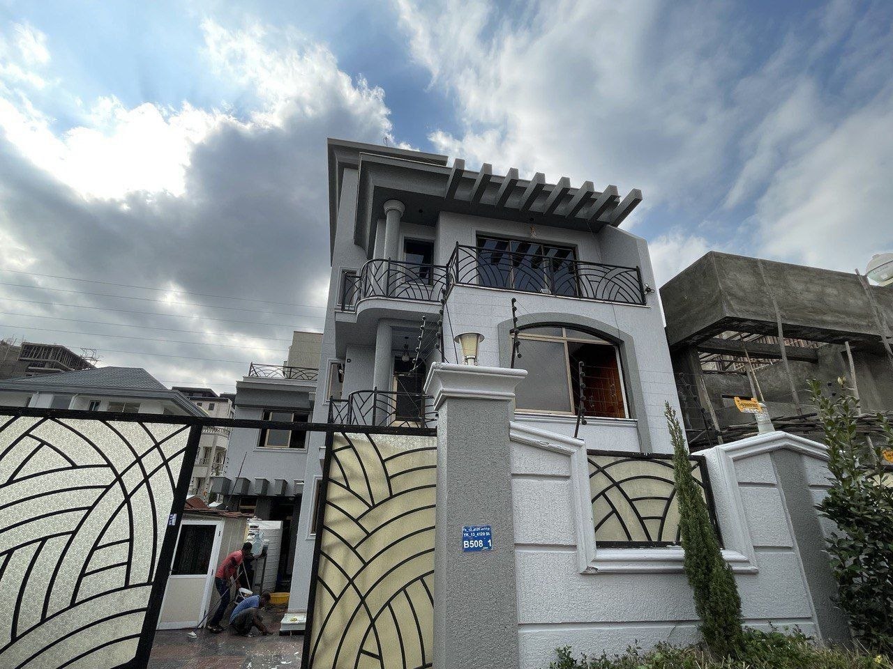 150 ካሬ የሚሸጥ ዘመናዊ  G+2 ቤት በአያት