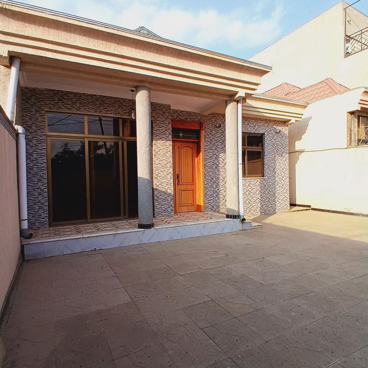 250 ካሬ የሚሸጥ ቪላ ቤት በአያት