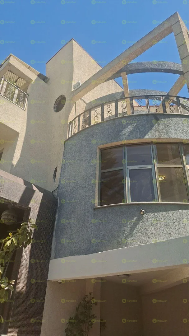 400 ካሬ የሚሸጥ ዘመናዊ B+ G+2 ቤት በአያት