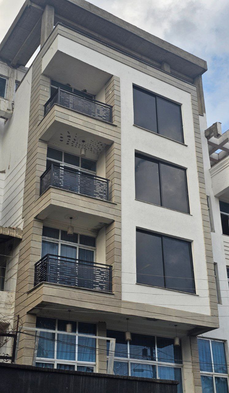 198 ካሬ የሚሸጥ G+4+ቴራስ ቤት በመገናኛ ቶፕ ቪው