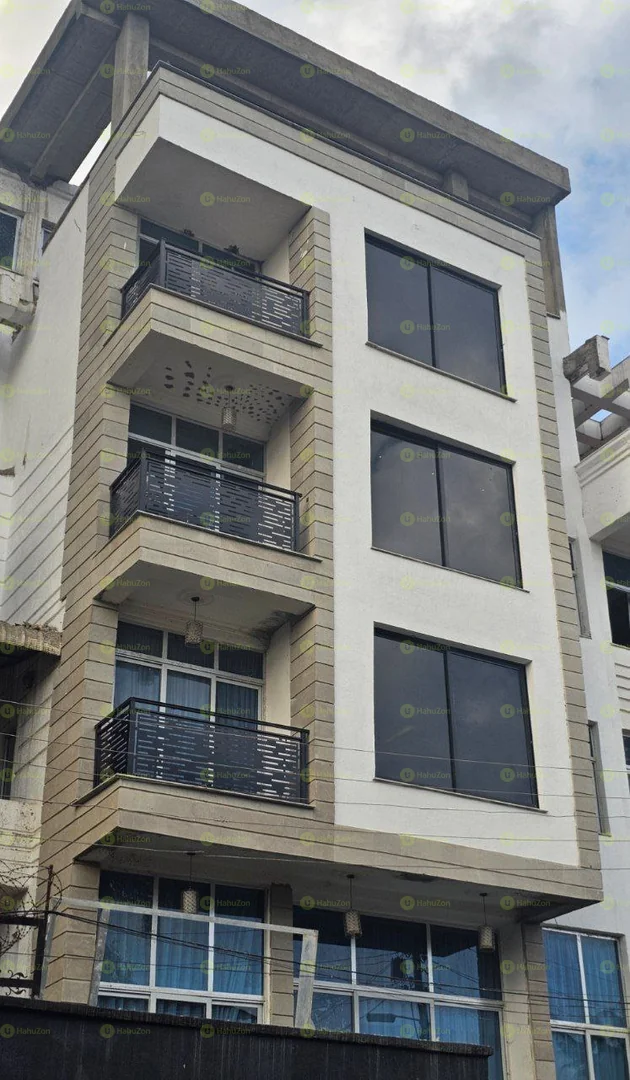 198 ካሬ የሚሸጥ G+4+ቴራስ ቤት በመገናኛ ቶፕ ቪው