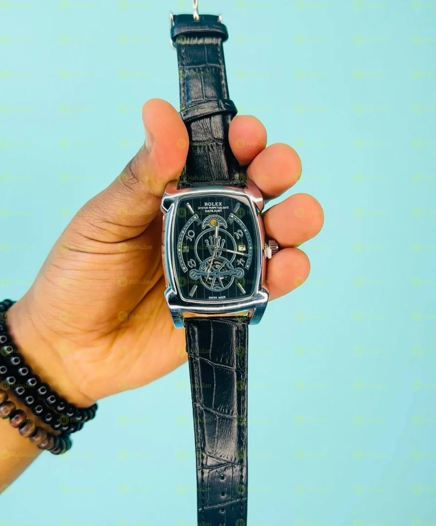 Simplistic Leather Strap Watches