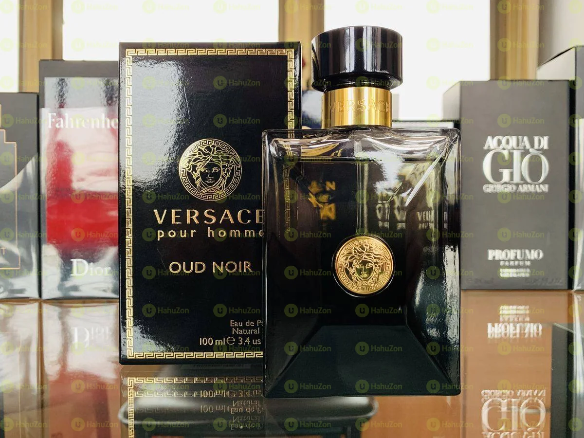 Versace Oud Noir Perfume