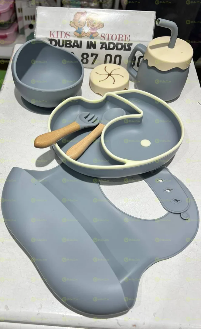 ከሲልከን የተሰራ የልጆች መመገቢያ  ሙሉ ሴት