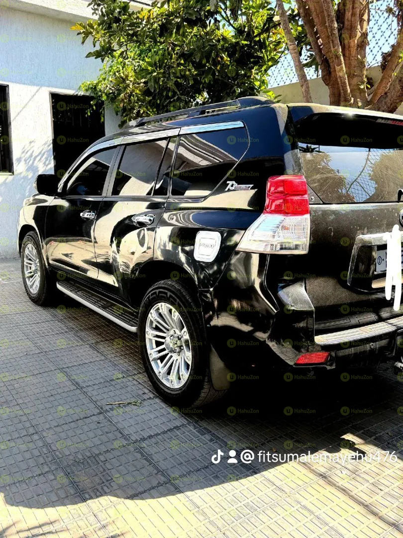 2013 Model-Toyota Landcruiser Prado