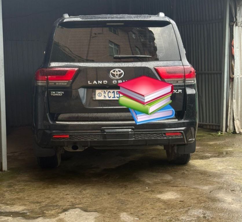 2022 Model-Toyota LandCruiser V6 300