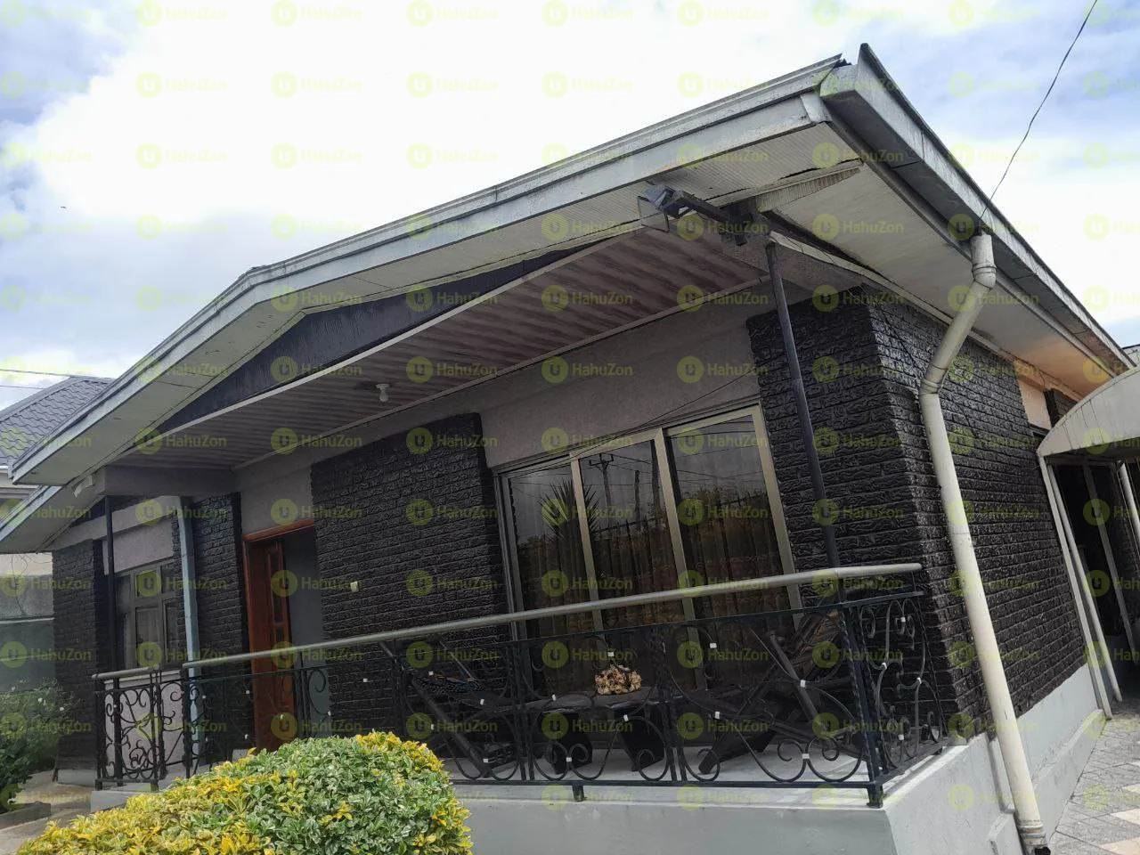 300 ካሬ የሚሸጥ ቪላ ቤት በአያት