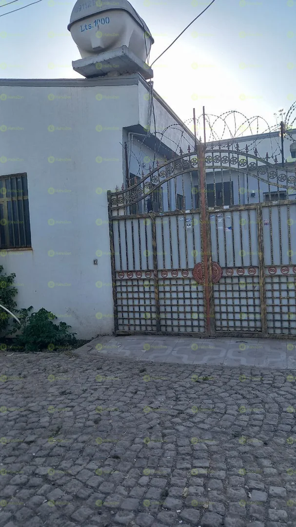 90 ካሬ የሚሸጥ ቤት በአያት