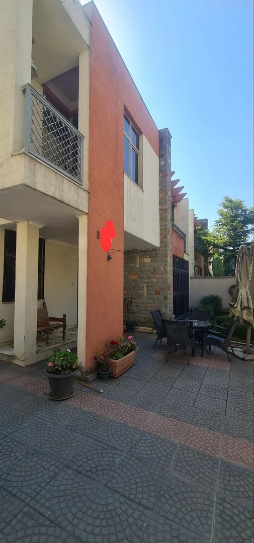 275 ካሬ የሚሸጥ ቤት በአያት