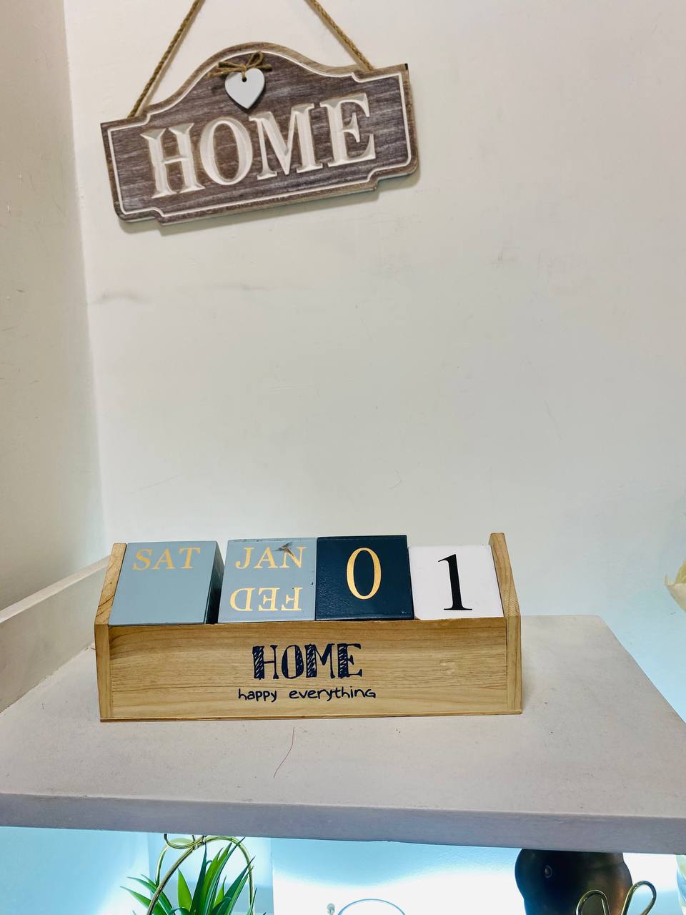 Simple And Cute Desktop Calendar