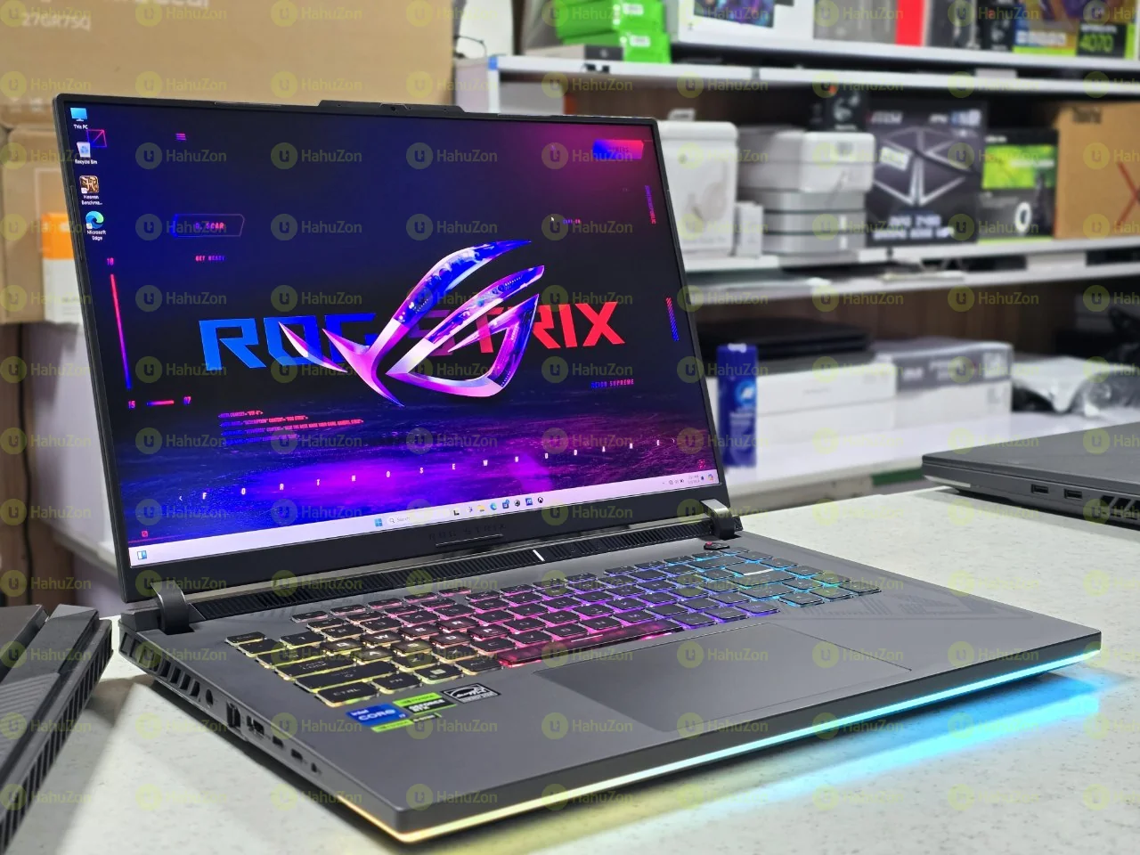 ASUS ROG Strix G16 Intel Core i7-13650HX 14 Cores and 20 Threads Laptop