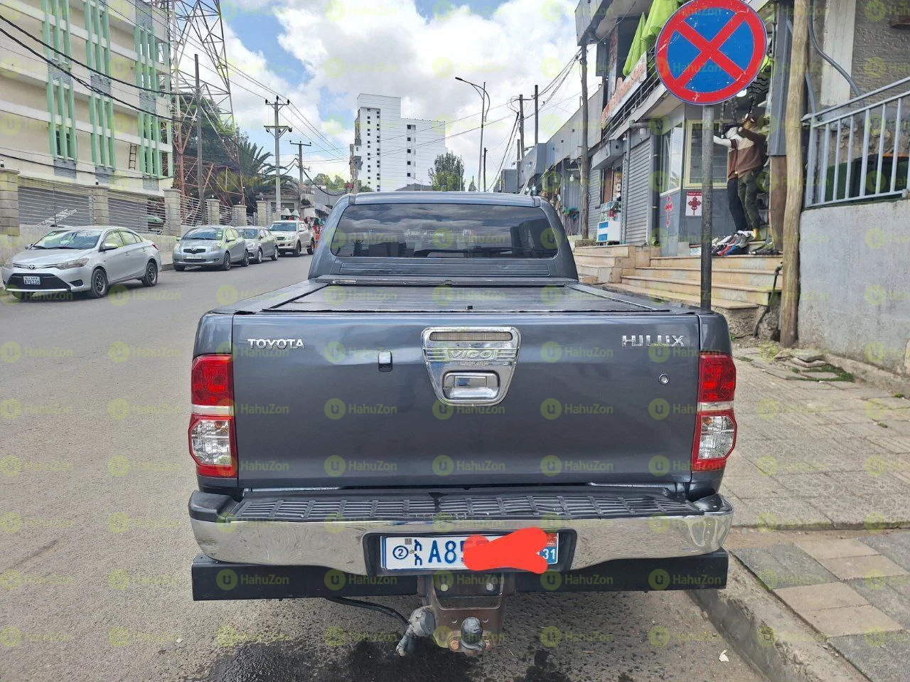 2013 Model-Toyota Hilux kin Cab