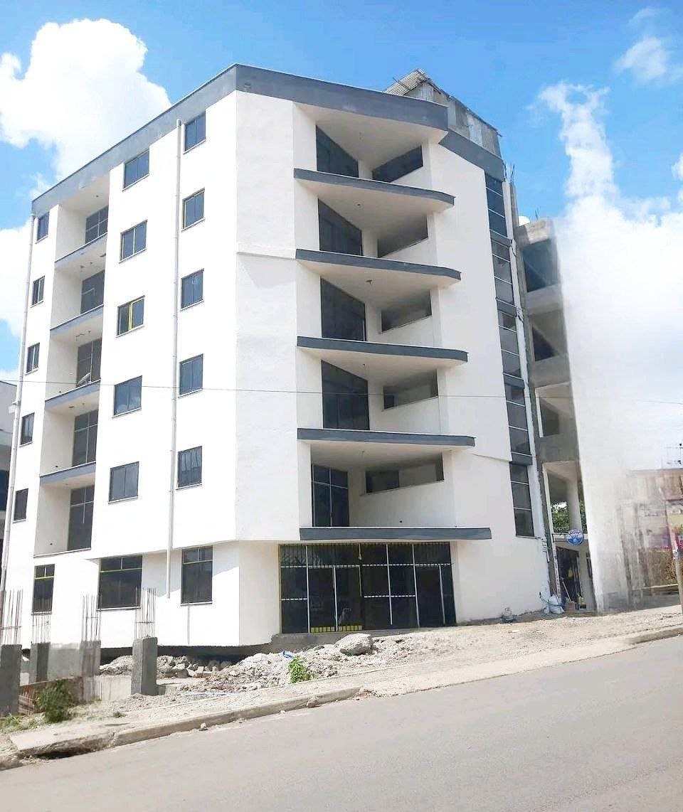 250 ካሬ የሚሸጥ B+G+5+T አፓርትመንት በአያት