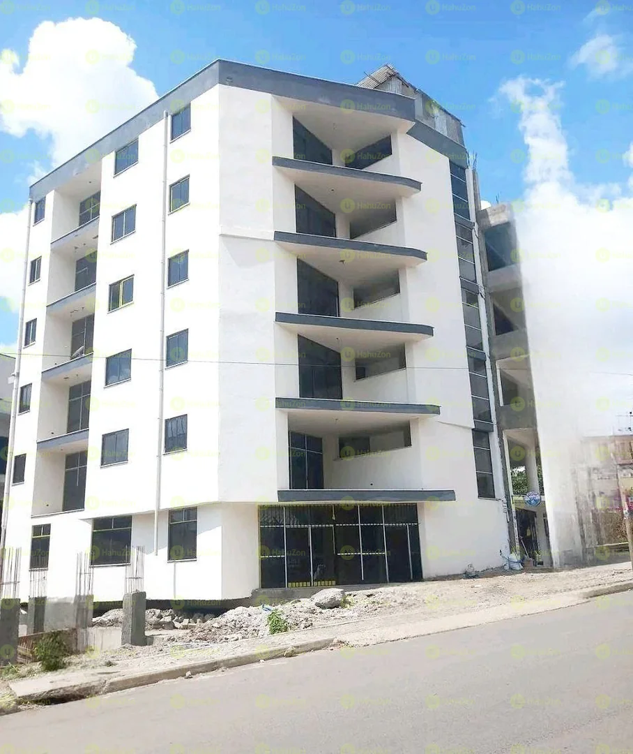 250 ካሬ የሚሸጥ B+G+5+T አፓርትመንት በአያት