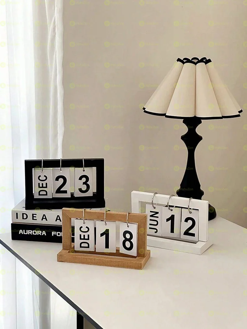 Wooden daily flip calendar