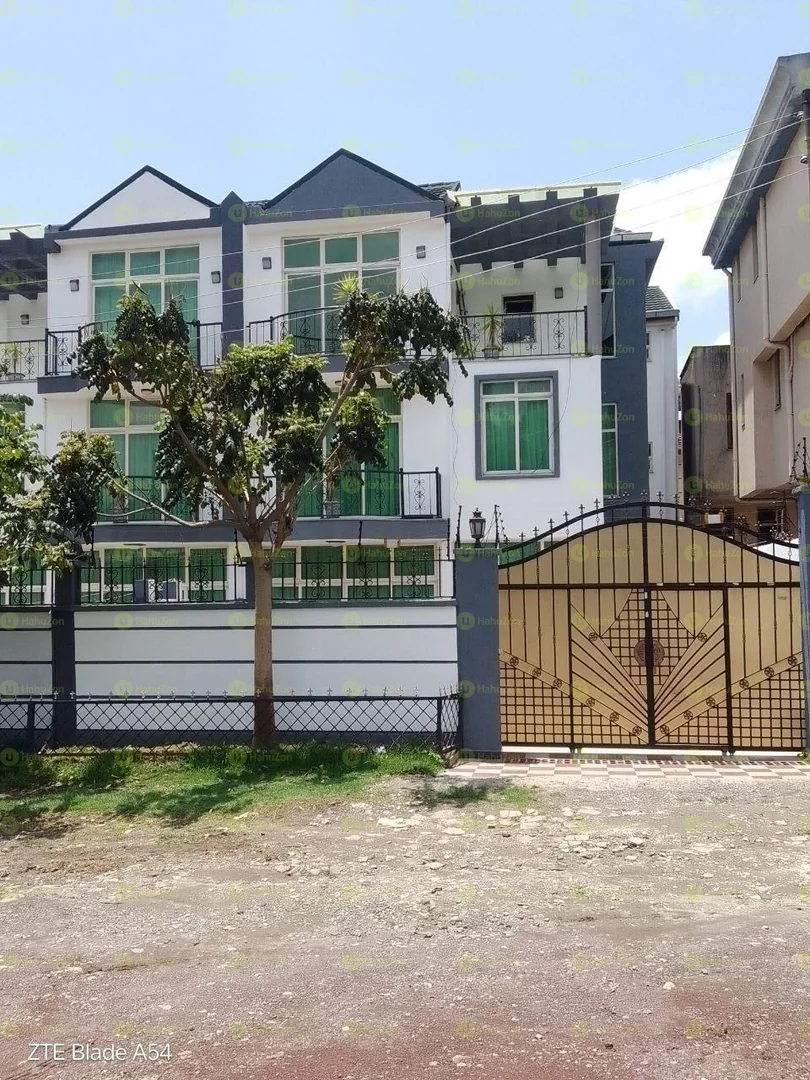 200 ካሬ የሚሸጥ ዘመናዊ ቤት በአያት