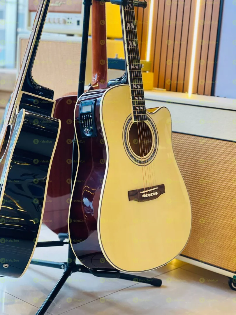 Yamaha f6000 Guitar