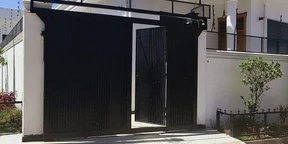 180 ካሬ የሚሸጥ ዘመናዊ ቪላ ቤት በሰሚት
