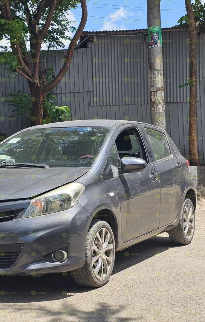 2012 Model-Yaris Compact