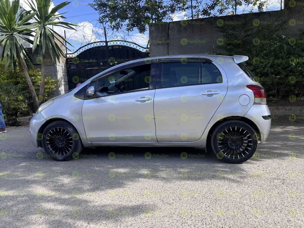 2010 Model-Toyota Yaris