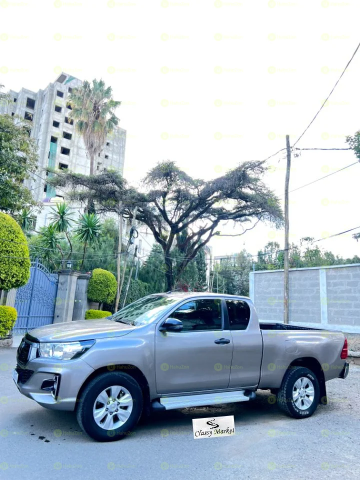 2020 Model-Toyota Hilux