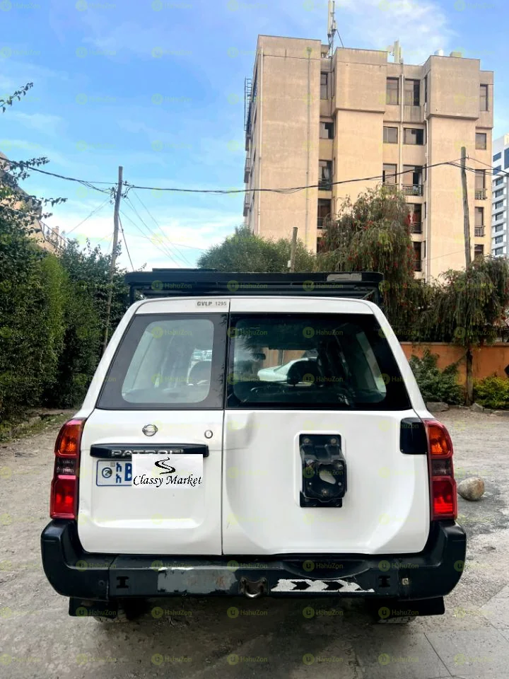 2010 Model-Nissan Patrol