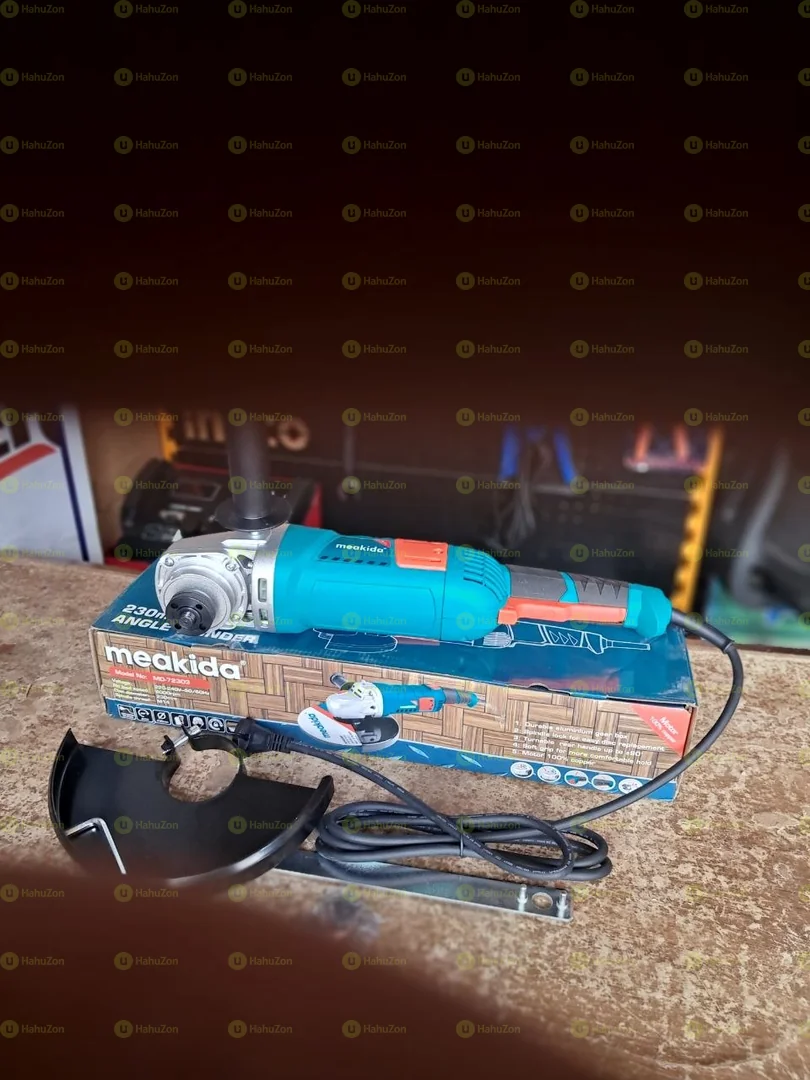 ማኪዳ 2400w ግራይንደር