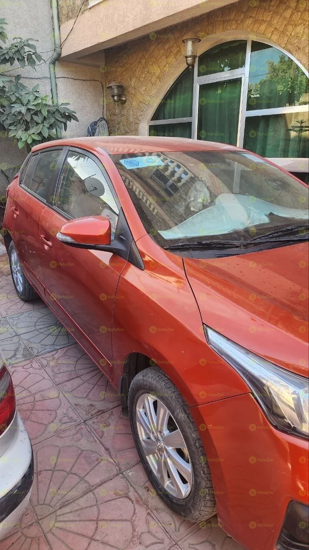 2017 Model-Yaris Compact