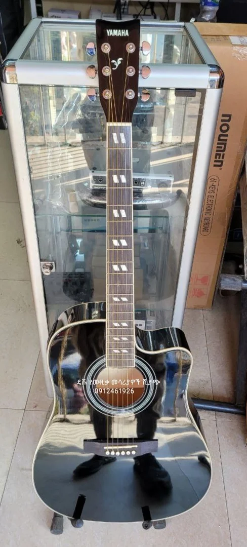 Yamaha F6000 Semi Acoustic Digital Guitar