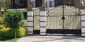 300 ካሬ የሚሸጥ G+1 ቤት በአያት