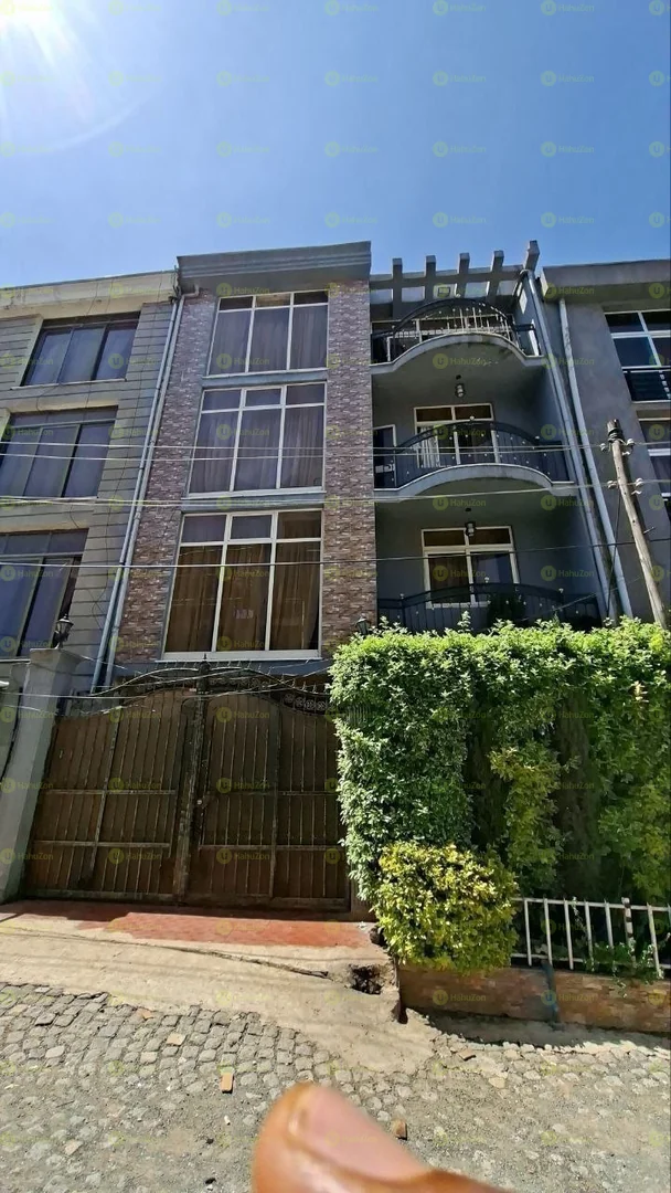 250 ካሬ የሚሸጥ G+3 ቤት በሰሚት ሳባ ሁለት መንደረ