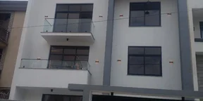 250 ካሬ የሚሸጥ G+2 ቤት በአያት